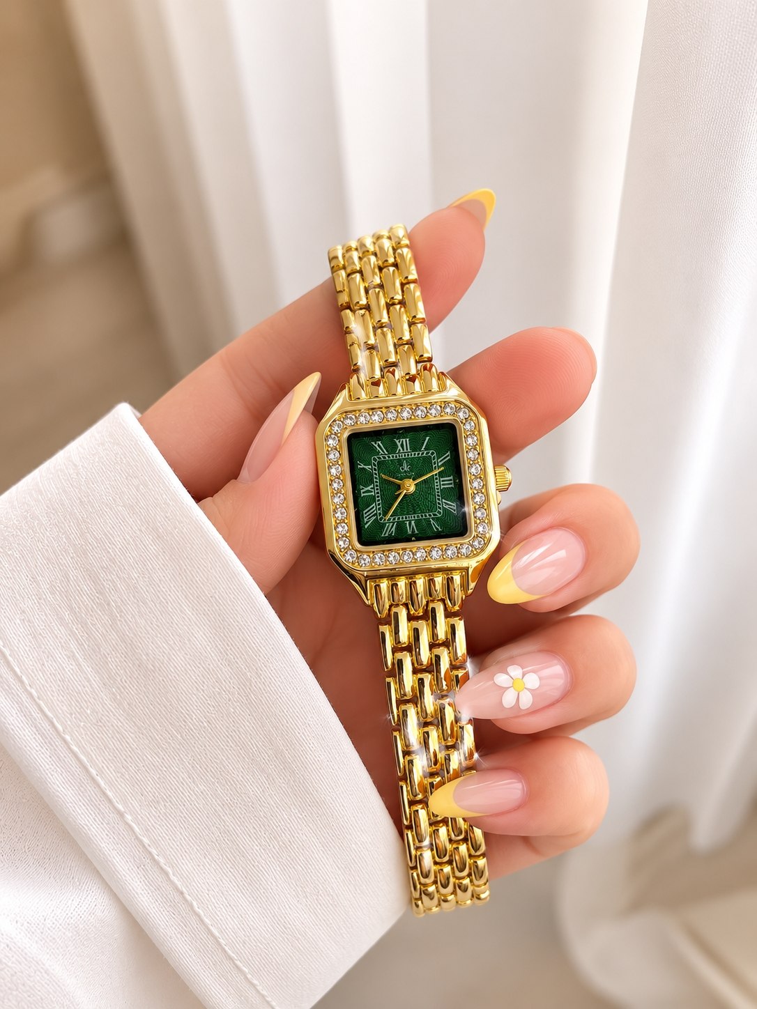 ☑️ DEEN KEEN  jewellery antique        ♤ استایل متفاوت با  ⚡️طرح یونانی برند شرکتی  شیشه سافایر  قفل دستبندی  موتورکوارتز  بند استیل رنگ ثابت  مقاوم دربرابر آب