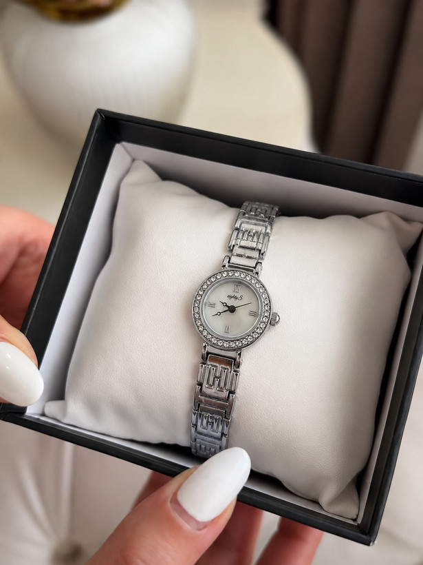 eightys watch 💎 یه انتخاب شیک برای مشتریهای سختپسند! ♤خلق یک استایل بی رقیب ⚡️طرح ده هشتاد میلادی برند شرکتی شیشه سافایر قفل دستبندی موتورکوارتز بند استیل